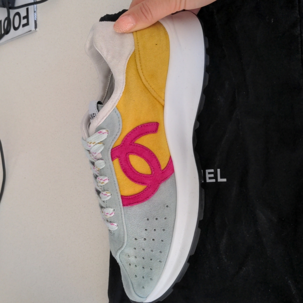 Chanel Sneaker - Picture 1 of 3